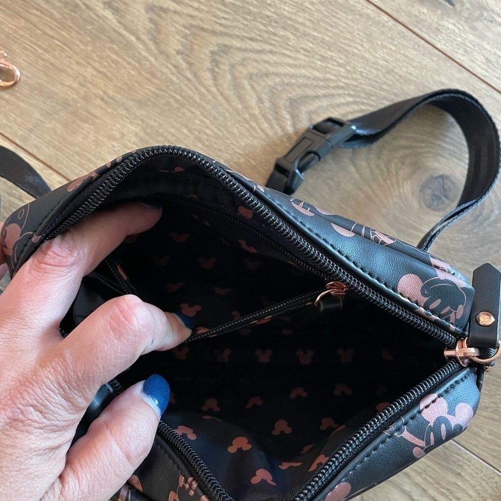 Petunia Pickle Bottom/ Mickey Mouse Rose Gold Convertible Belt Bag. - Picture 8 of 12